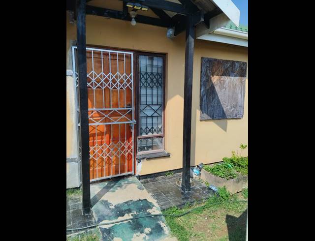 2 BEDROOM SIMPLEX FOR SALE IN BELLAIR